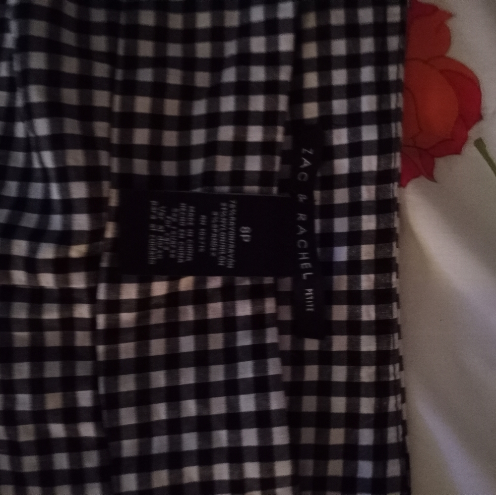 Checker board patterned Zac & Rachel Shorts - Picture 4 of 4